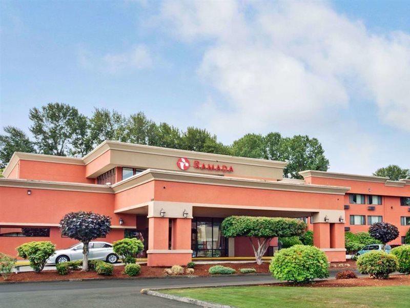 Hotel Ramada By Wyndham Tukwila Southcenter Exterior foto