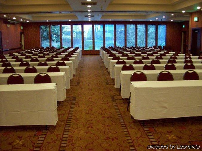 Hotel Ramada By Wyndham Tukwila Southcenter Facilidades foto